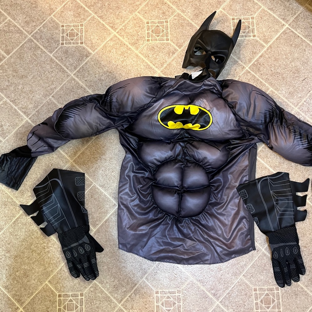 Men’s Batman costume